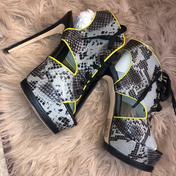 Heel - Picture 2 of 4